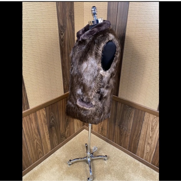 ANTONINO LONG HAIRED & SHEARED BEAVER FUR VEST, size S/M (2-4) - Picture 3 of 11